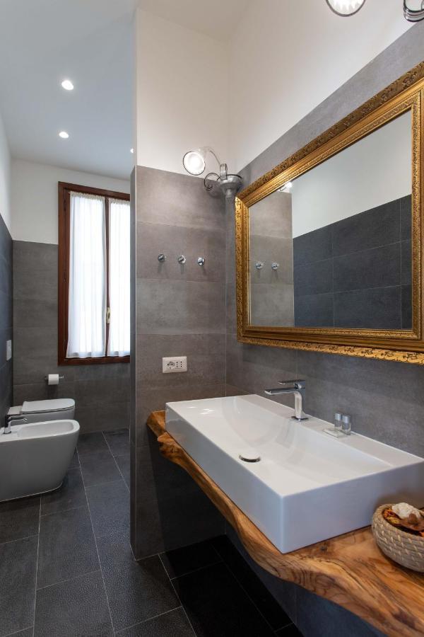 Ca Del Glicine - Charming Apartment On The Canal Venedig Exteriör bild