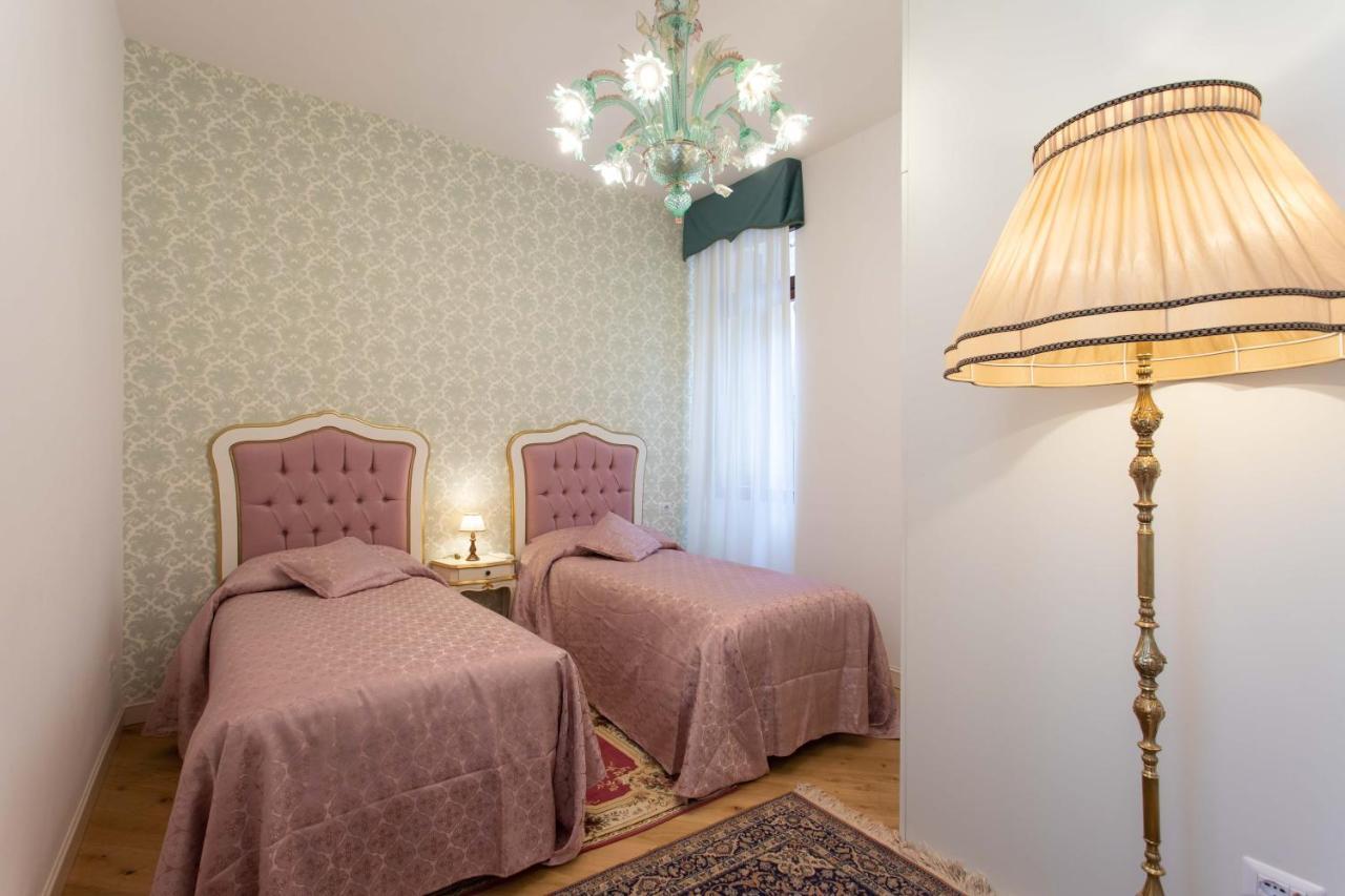 Ca Del Glicine - Charming Apartment On The Canal Venedig Exteriör bild