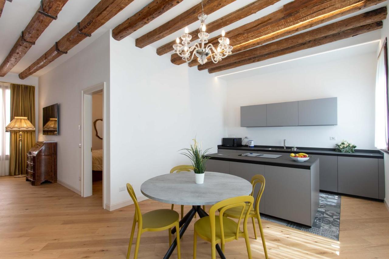 Ca Del Glicine - Charming Apartment On The Canal Venedig Exteriör bild