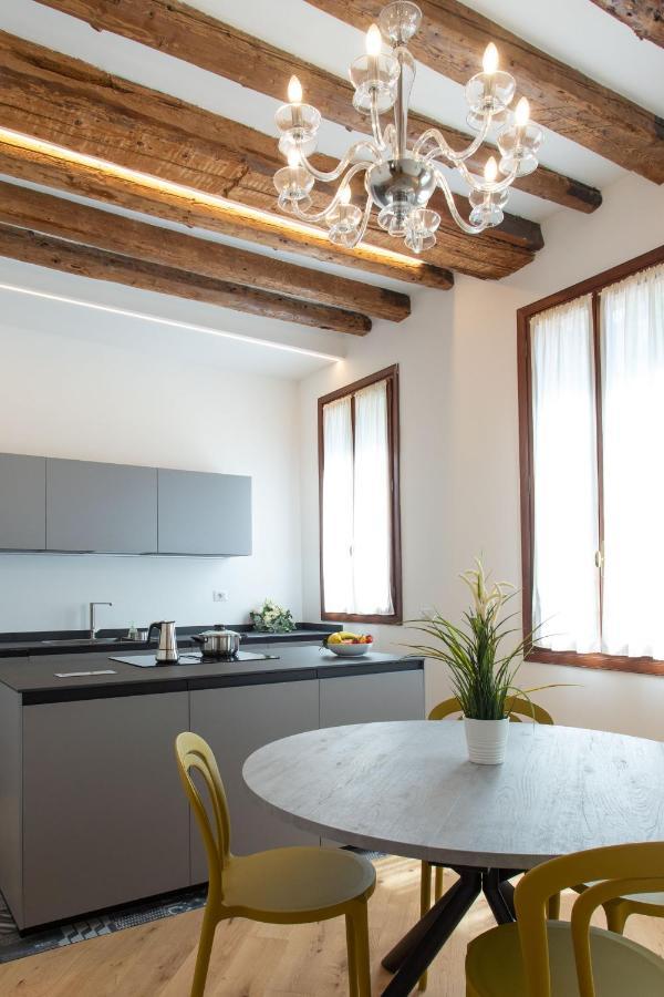 Ca Del Glicine - Charming Apartment On The Canal Venedig Exteriör bild