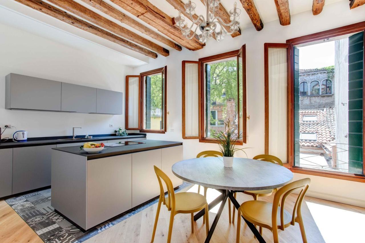 Ca Del Glicine - Charming Apartment On The Canal Venedig Exteriör bild