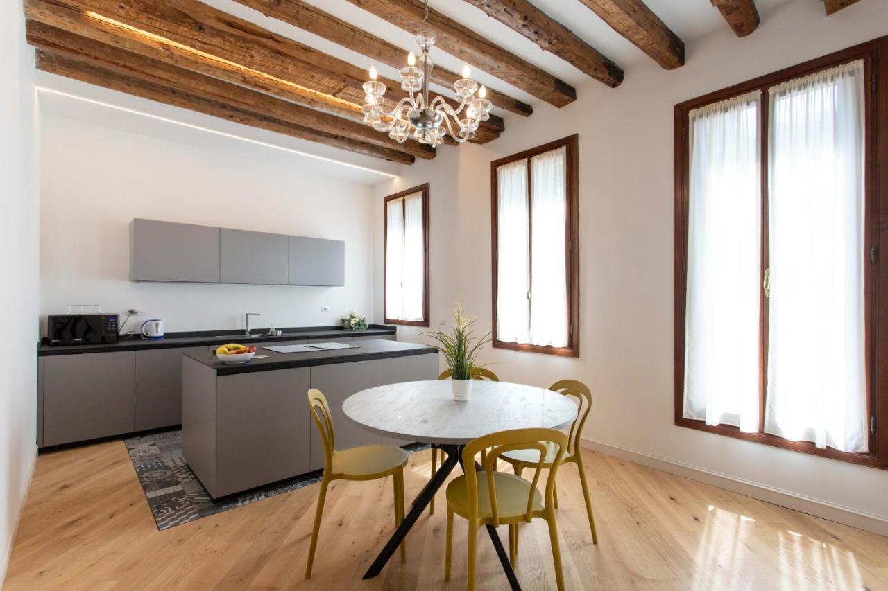 Ca Del Glicine - Charming Apartment On The Canal Venedig Exteriör bild