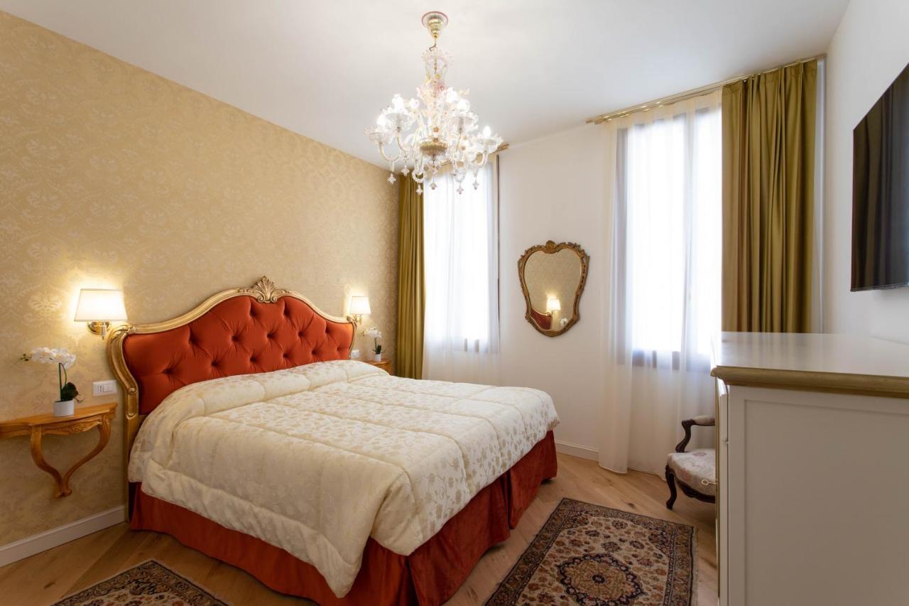 Ca Del Glicine - Charming Apartment On The Canal Venedig Exteriör bild